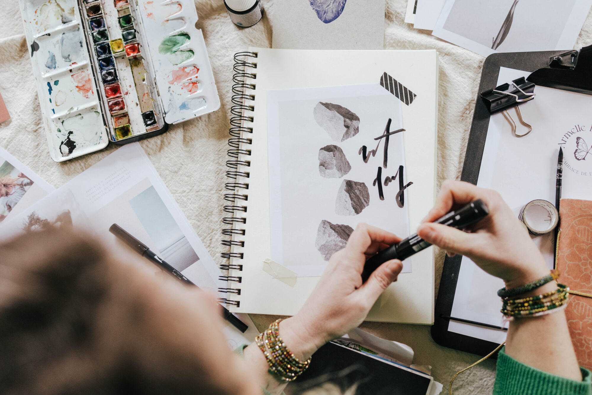 Charline créé son journal artistique