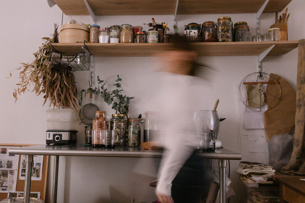 Partie cuisine atelier Sandrina Rocha, artisane textile